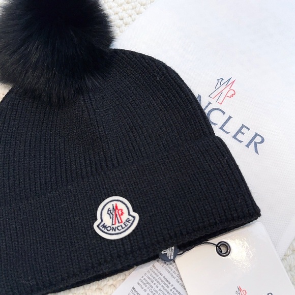 Moncler Black Beanie Logo Patch Unisex BNRT - Picture 5 of 7